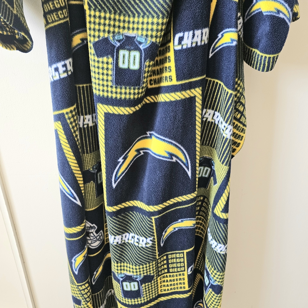 San Diego Chargers Snuggie Fleece Blanket with Sleeves – Soft NFL Throw